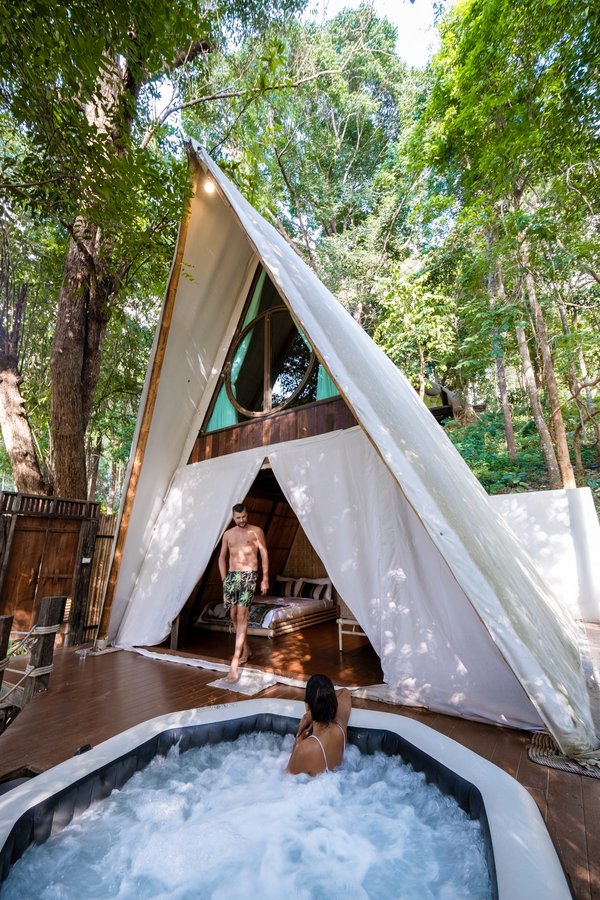 Peut-on trouver des campings avec des spas thermaux dans cette région ?