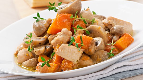 Blanquette de dinde aux champignons : un plat convivial pour les repas en famille