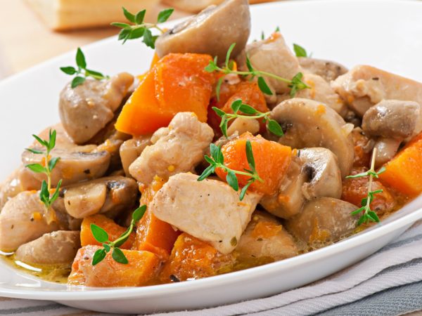 Blanquette de dinde aux champignons : un plat convivial pour les repas en famille
